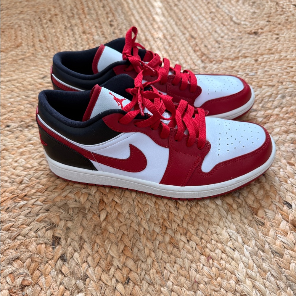 Jordan Women's Red and White Sneakers